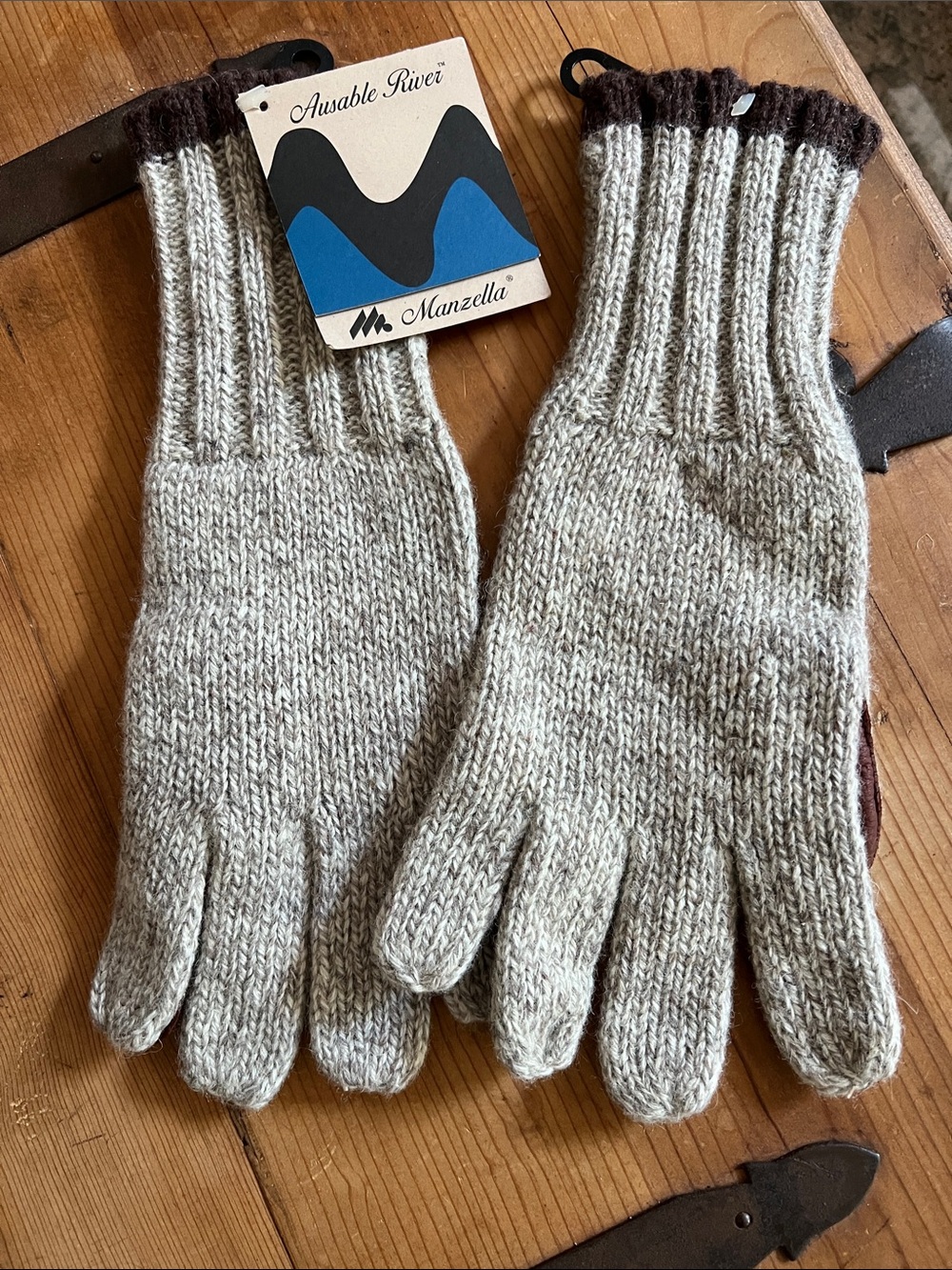 Manzella Men’s Ragg Wool Knit Gloves in Cream/Taupe with Brown Cuff Trim